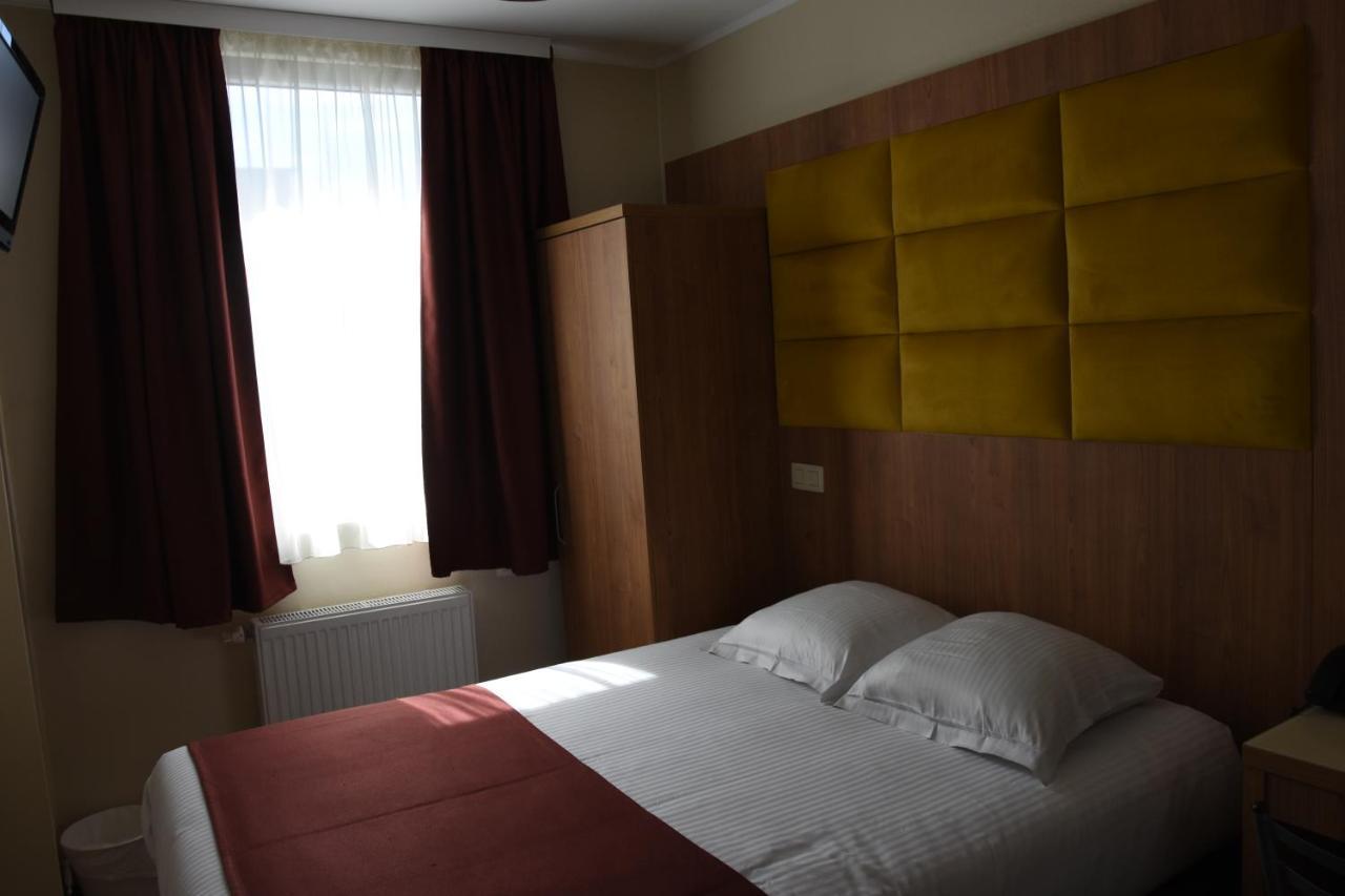 Sun Hotel Saint-Gilles Экстерьер фото